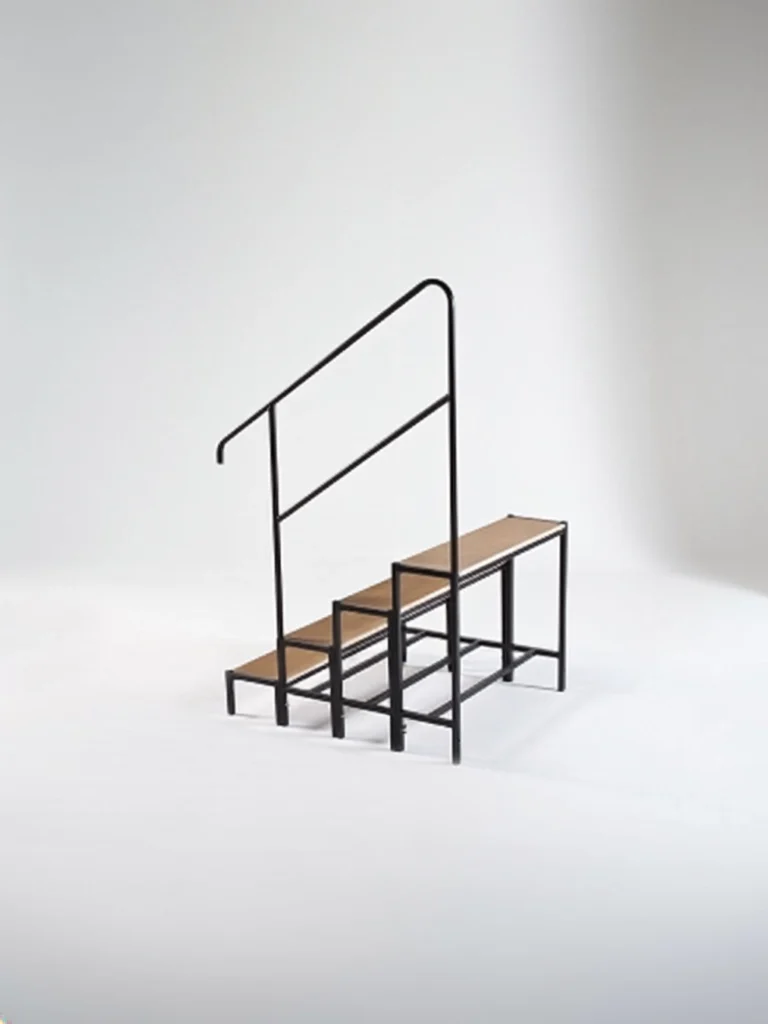 Bühnentreppe bis 60 cm mieten | Sicherer Bühnenzugang