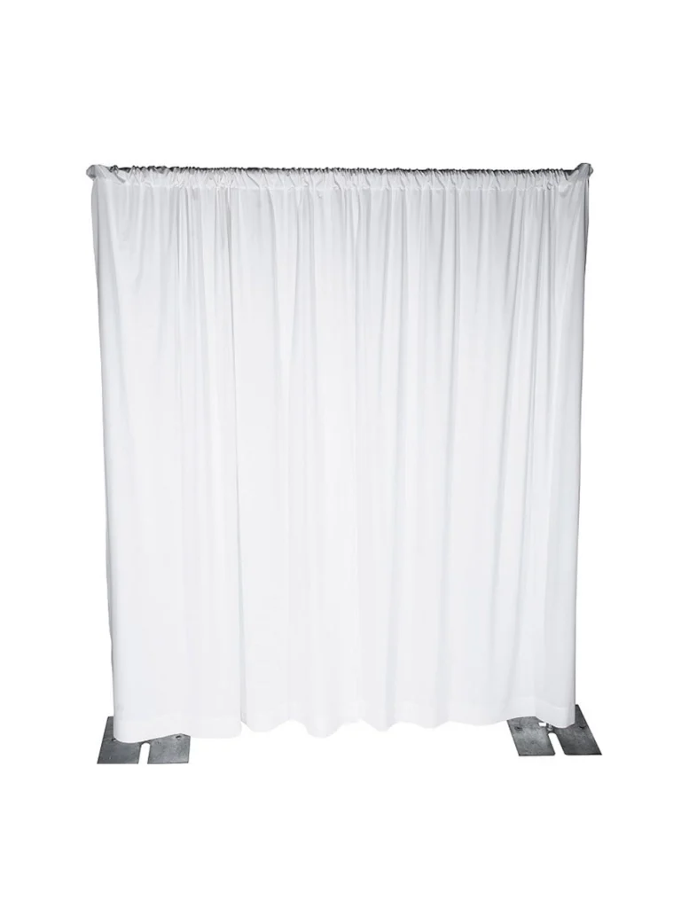 Pipe & Drape mit weißem Vorhang mieten | ambiente