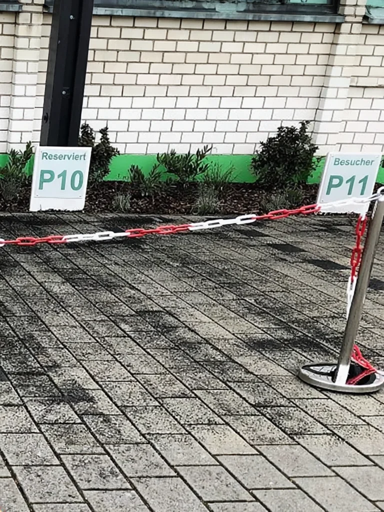 Absperrkette Rot-Weiß mieten