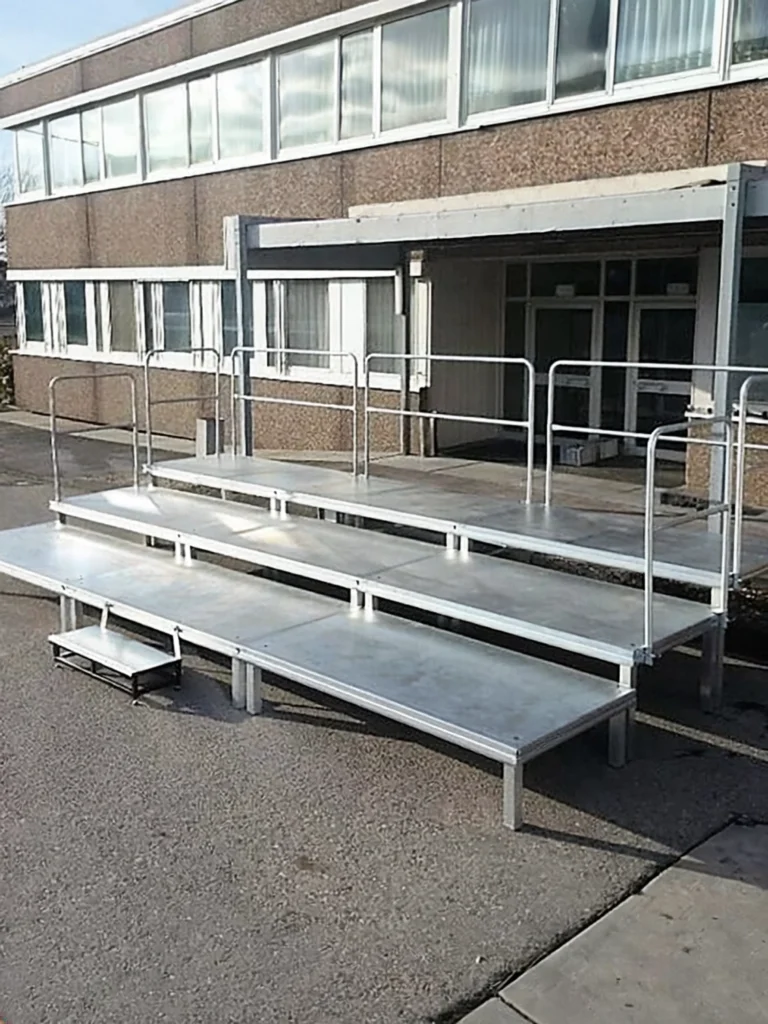 Tribühne mieten | Individuelle Chor- & Sitztribüne