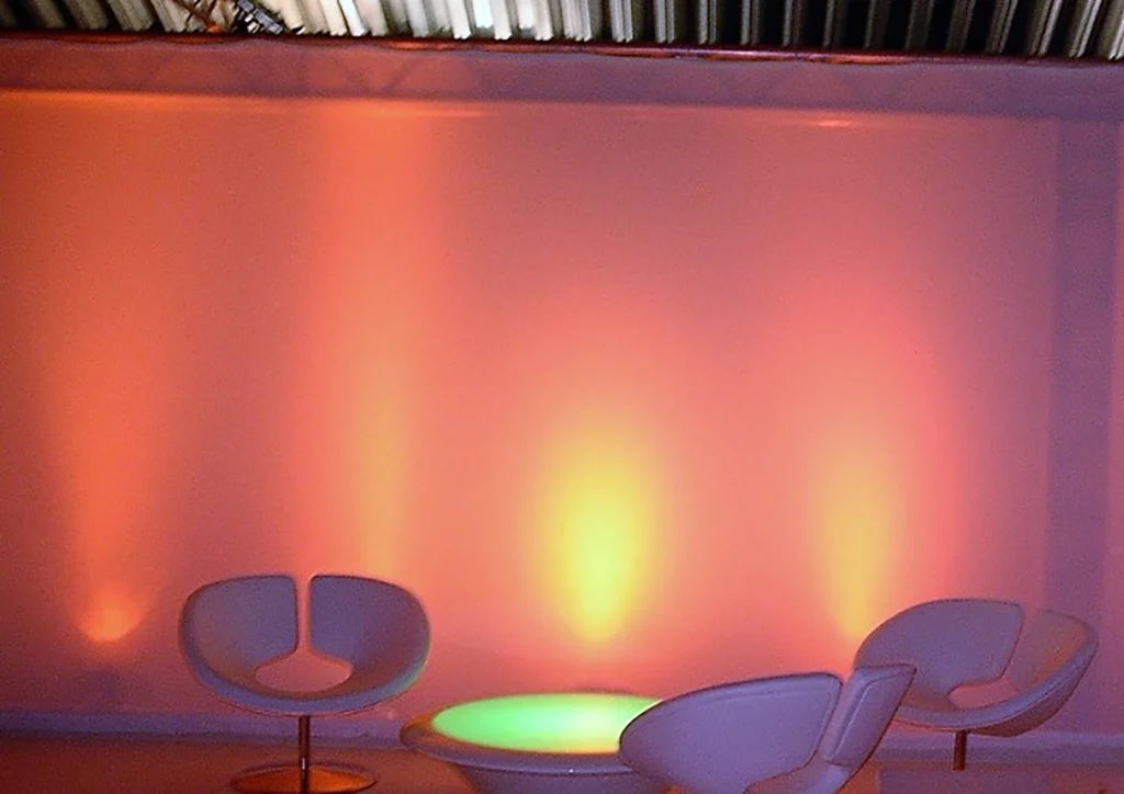 Truss Raumteiler mit LED Beleuchtung mieten